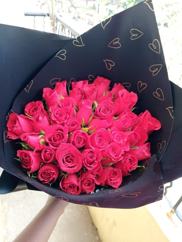 RED COLORFUL ROSES BOUQUET