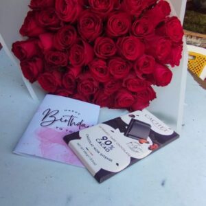 CACHET CHOCOLATE WITH RED ROSES