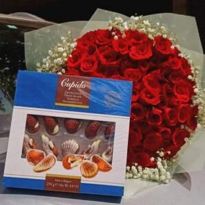 GUPIDO WITH ROSES
