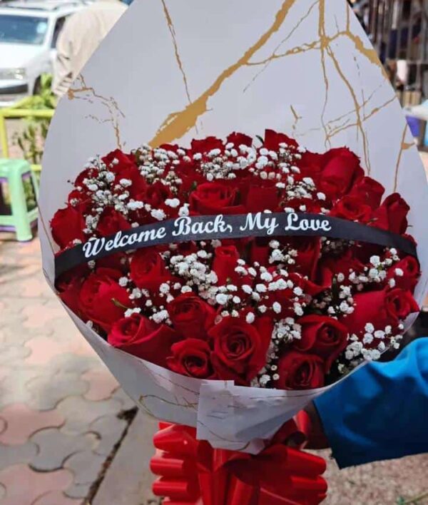 50 RED ROSES