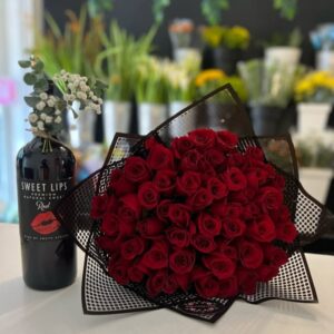 SWEET LIPS WITH 60 ROSES