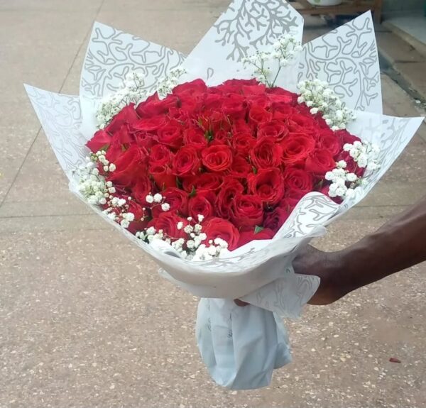 60 RED ROSES