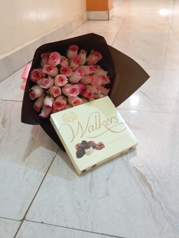 WALKER WITH 40 ROSES