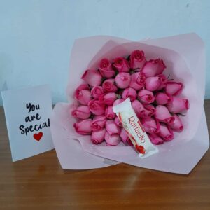 40 PINK ROSES WITH RAFFAELLO