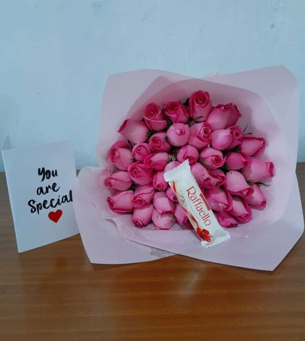 40 PINK ROSES WITH RAFFAELLO